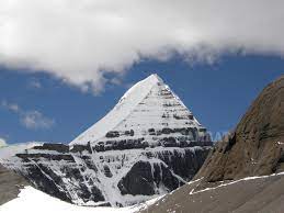 Berg Kailash, Pyramide
